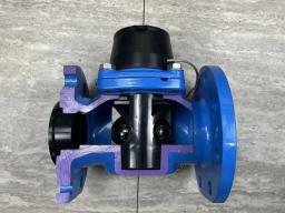 Различия между горизонтальными и вертикальными винтовыми водомерами